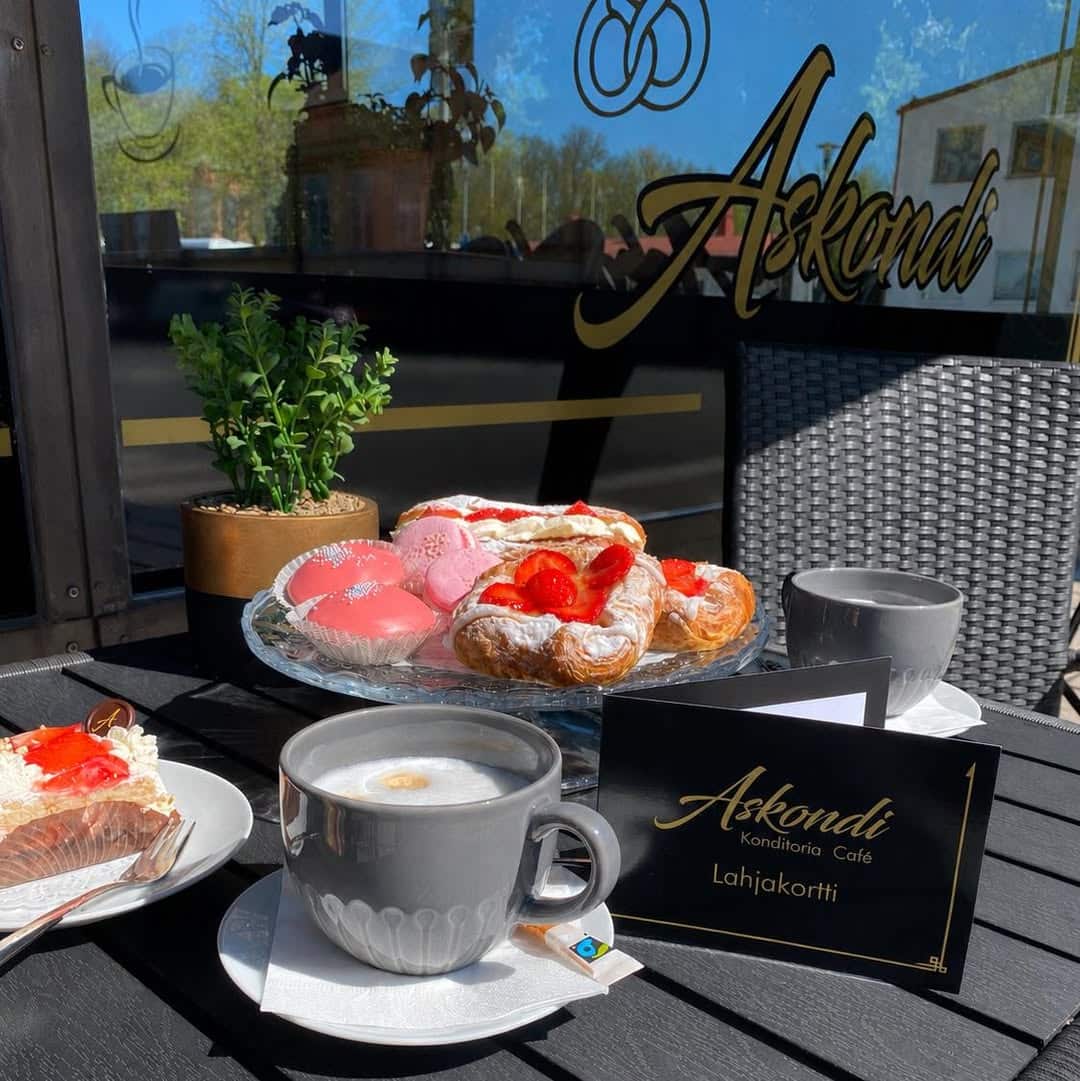 kahvila_leipomo_askondi_terassi_vehmaa_ja_uusikaupunki
